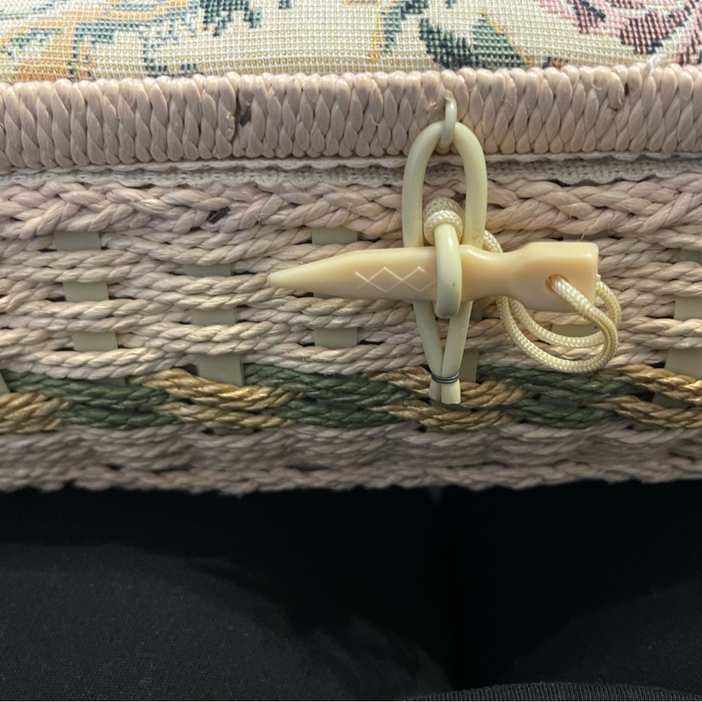 Azar Quilted Cushion Sewing Basket - Picture 16 of 16